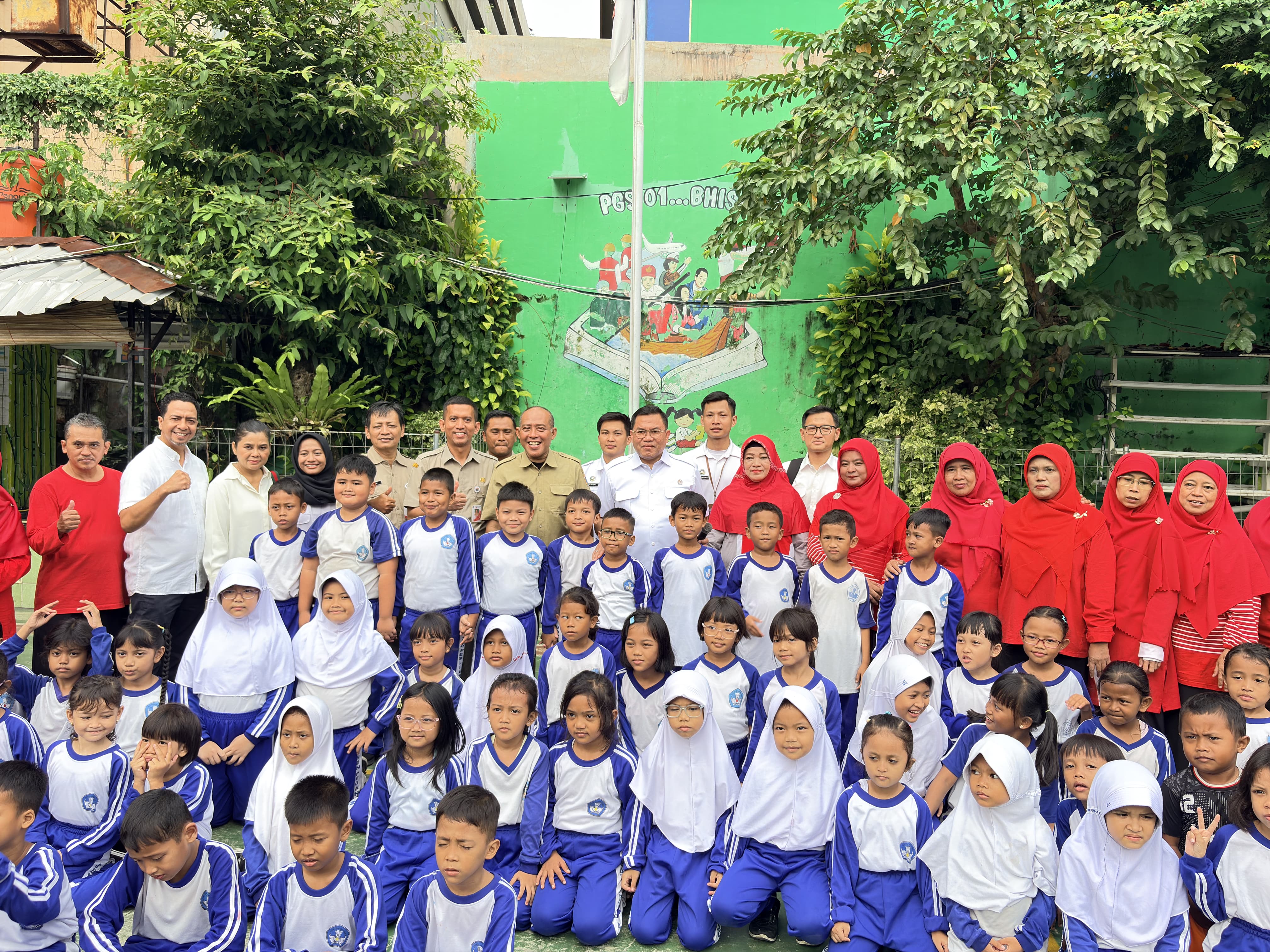 Antusiasme Siswa Sambut MBG, Wakil Kepala BGN Tinjau Langsung di SDN 01 Menteng