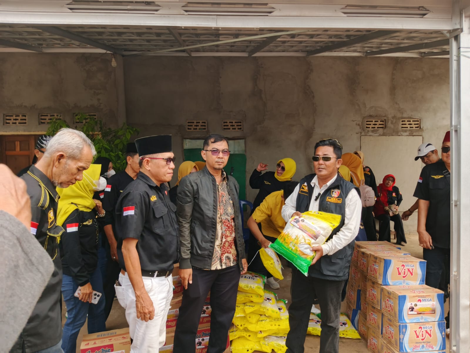 Sambangi Korban Kebakaran di Kemang Agung, GBR Sriwijaya Salurkan Bantuan Sembako