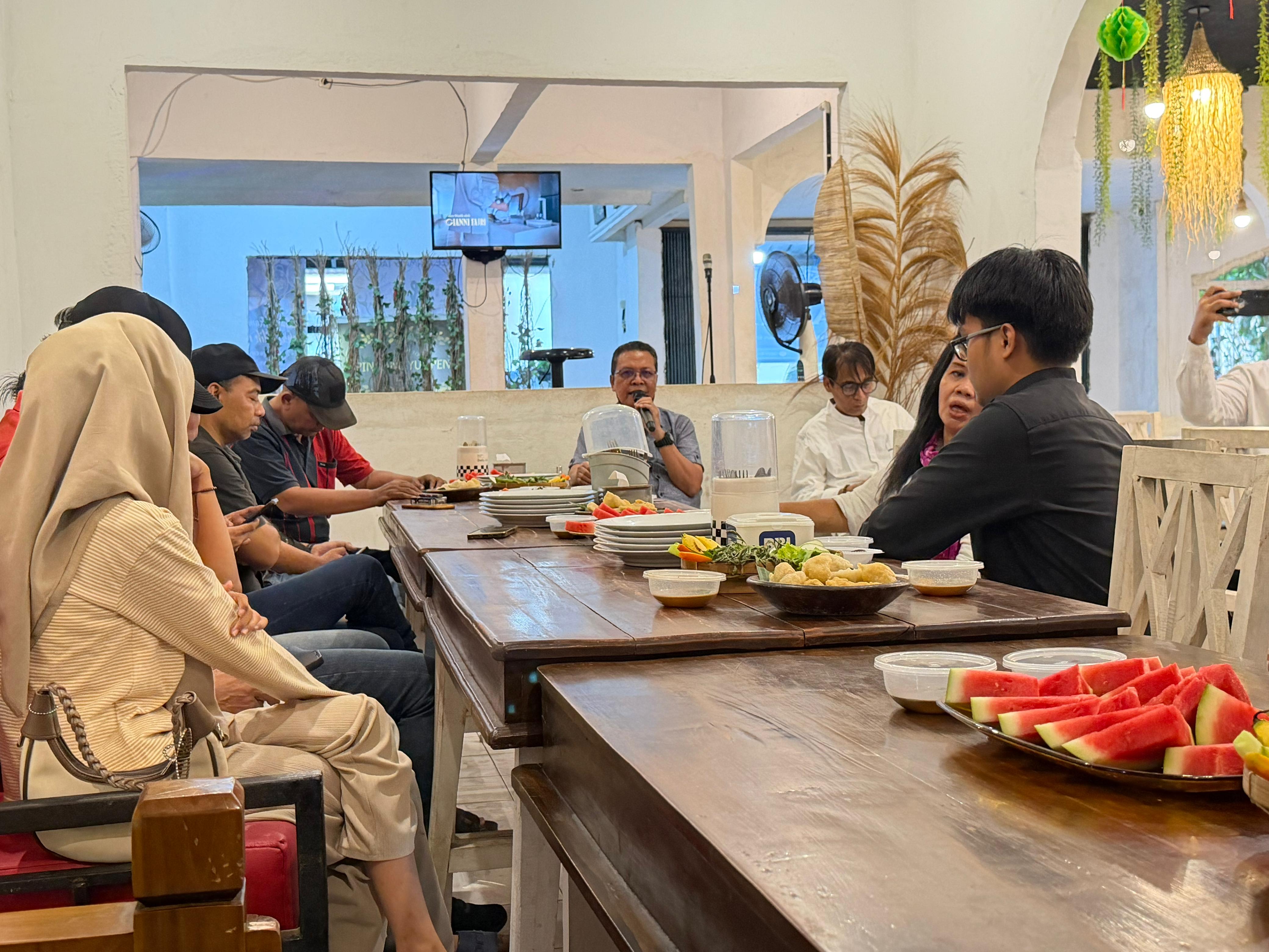 Puluhan Aktivis Lintas Generasi Sumsel, Gelar Silaturahmi & Buka Puasa Bersama